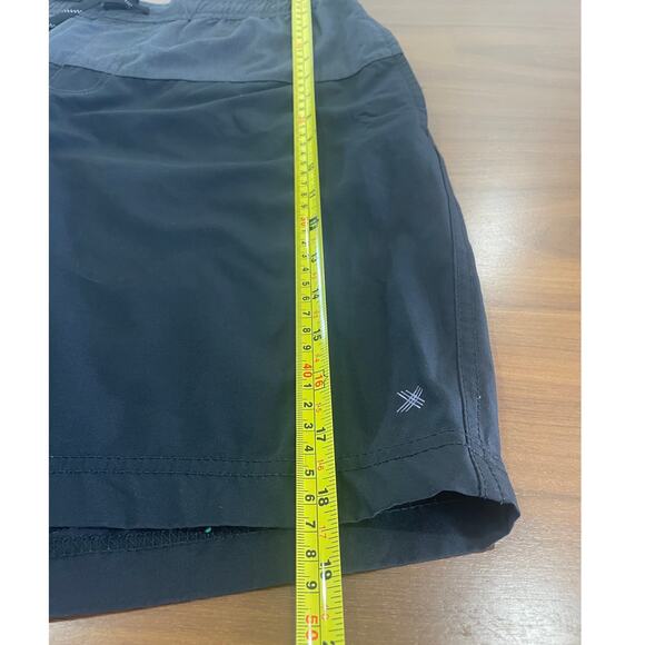 Kenneth Cole Men’s Tech Active Water Resistant Shorts – Size Large - Picture 7 of 8